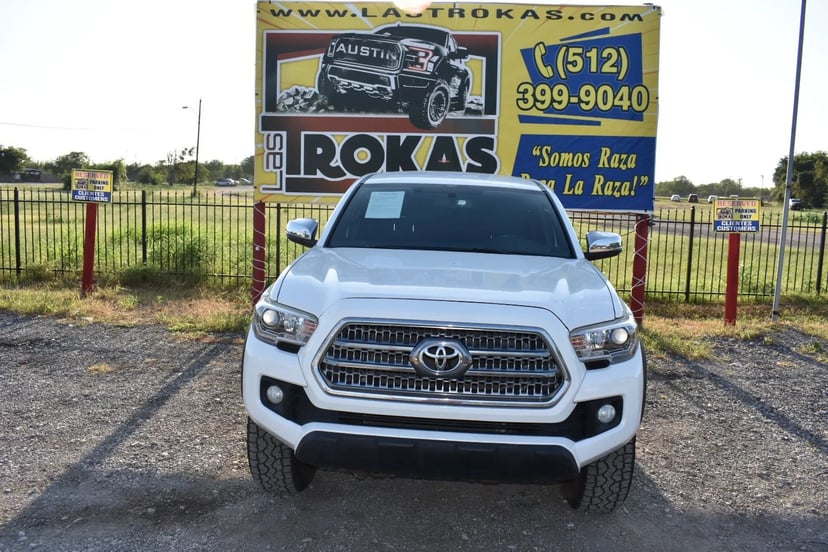 2017 Toyota Tacoma - Image 3