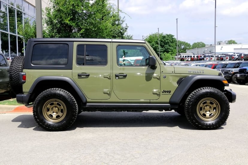 2025 Jeep Wrangler - Image 2