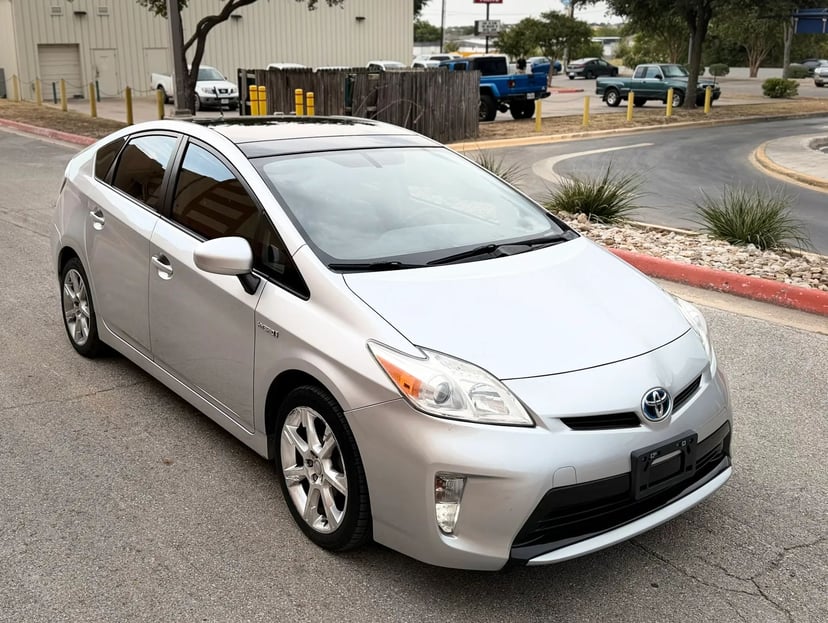 2023 Toyota Prius - Image 3