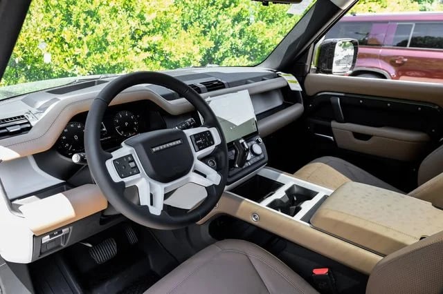 2026 Land Rover Defender - Image 3