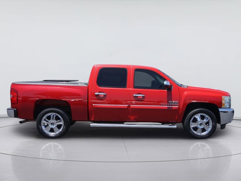 2012 Chevrolet Silverado - Image 2