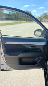 2016 Mitsubishi Outlander - Preview 9