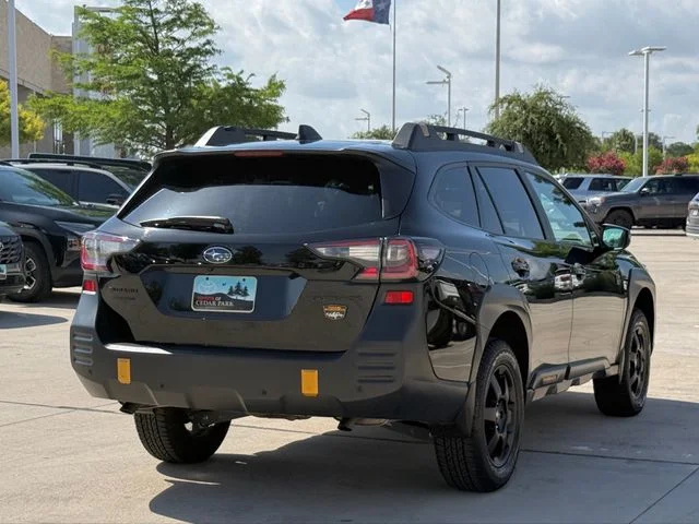 2025 Subaru Outback - Image 2