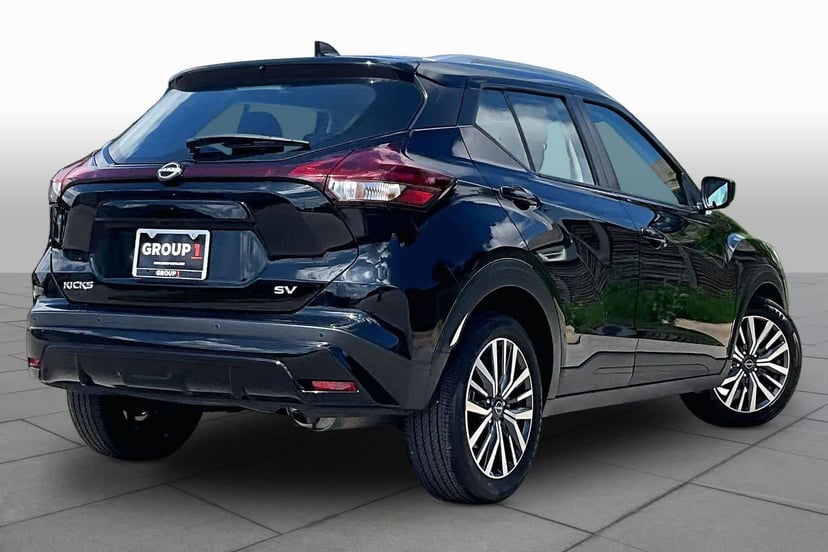 2024 Nissan Kicks - Image 3