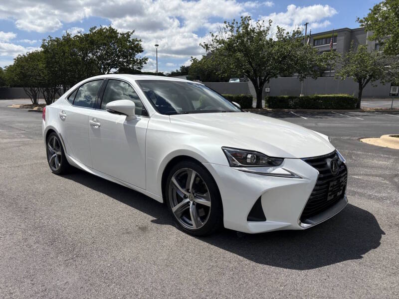 2017 Lexus IS - Image 1