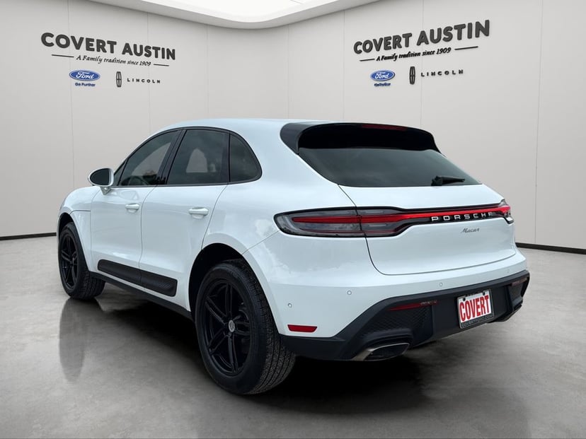 2024 Porsche Macan - Image 3