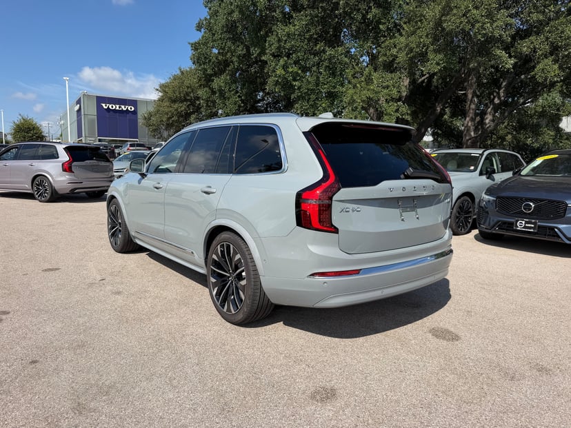 2026 Volvo XC90 - Image 3