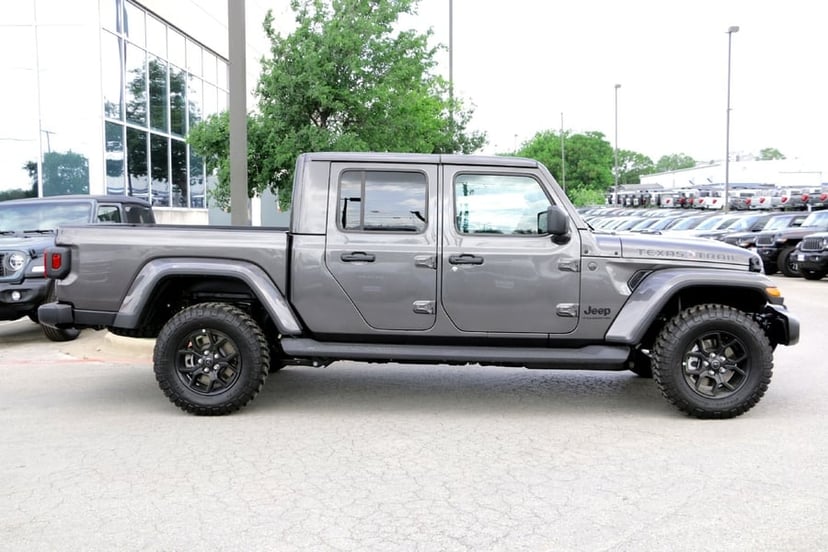 2026 Jeep Gladiator - Image 1