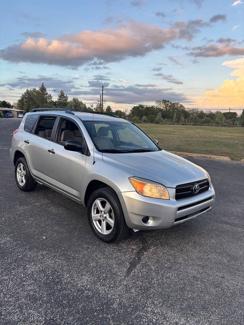 2007 Toyota RAV4 - Image 1