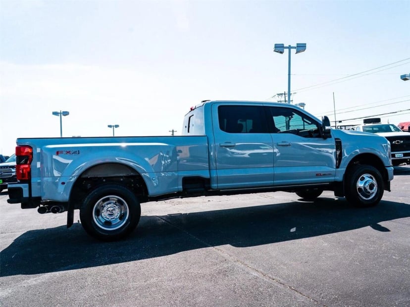 2026 Ford F-350 - Image 2