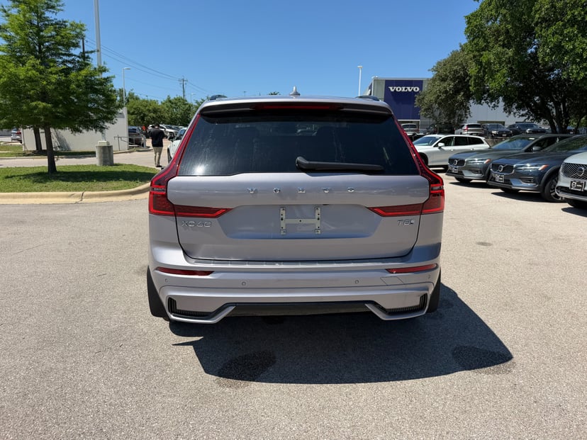 2026 Volvo XC60 - Image 2