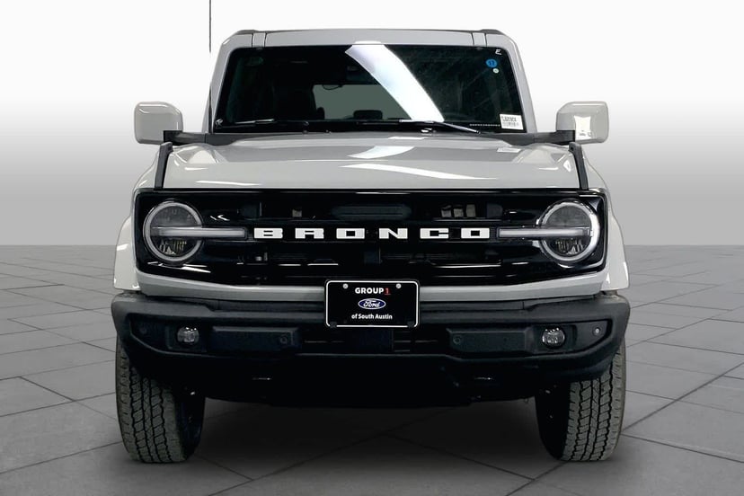 2026 Ford Bronco - Image 2