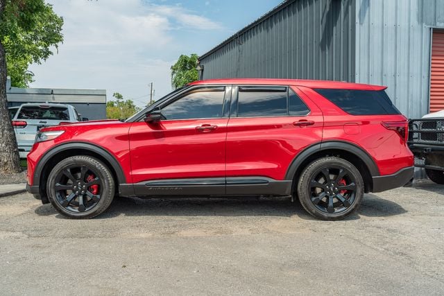 2022 Ford Explorer - Image 1