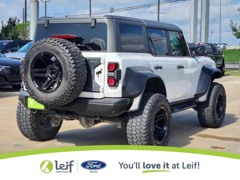 2022 Ford Bronco - Image 3