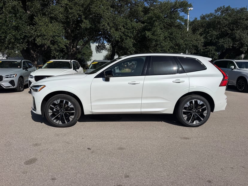 2026 Volvo XC60 - Image 2