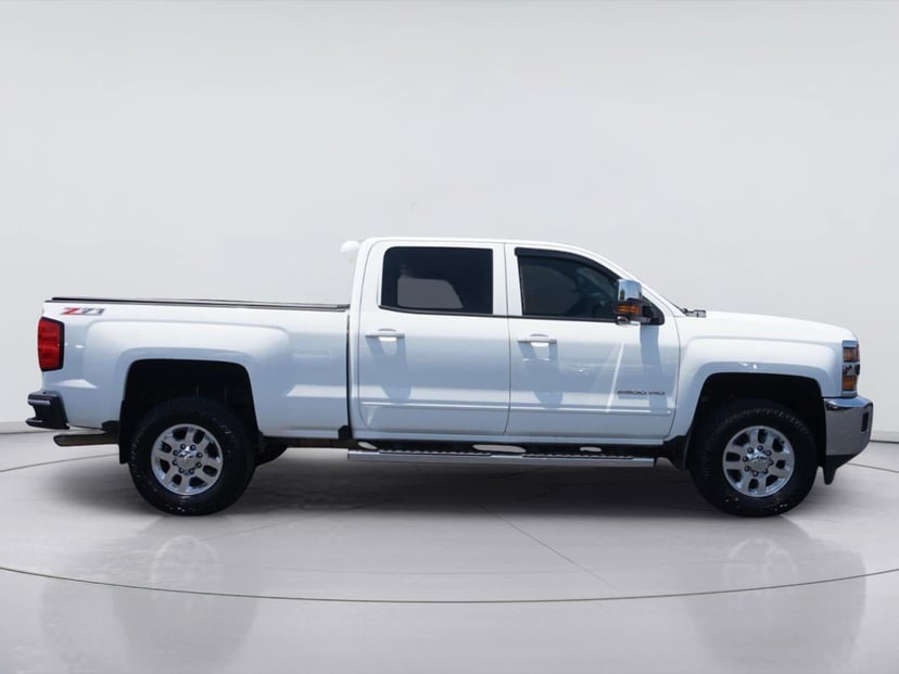 2015 Chevrolet Silverado 2500 HD - Image 2