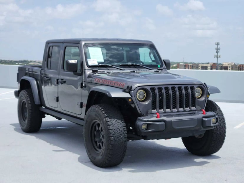 2023 Dodge Gladiator - Image 3