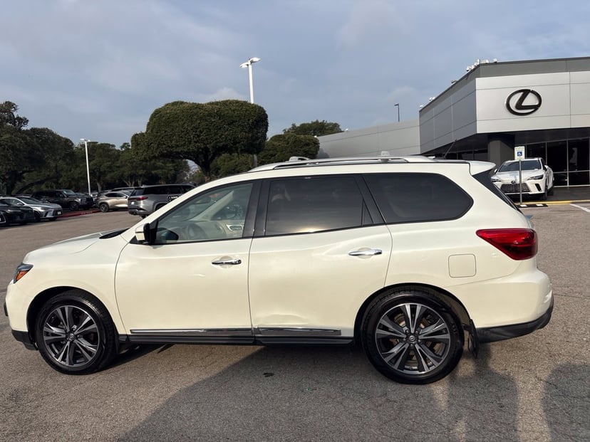 2018 Nissan Pathfinder - Image 1