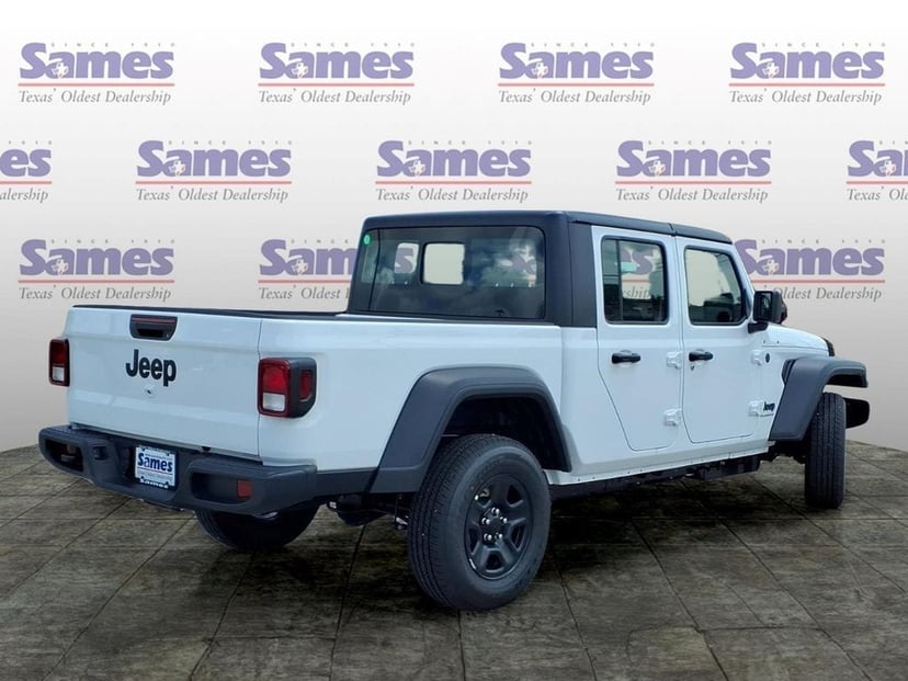 2026 Jeep Gladiator - Image 2