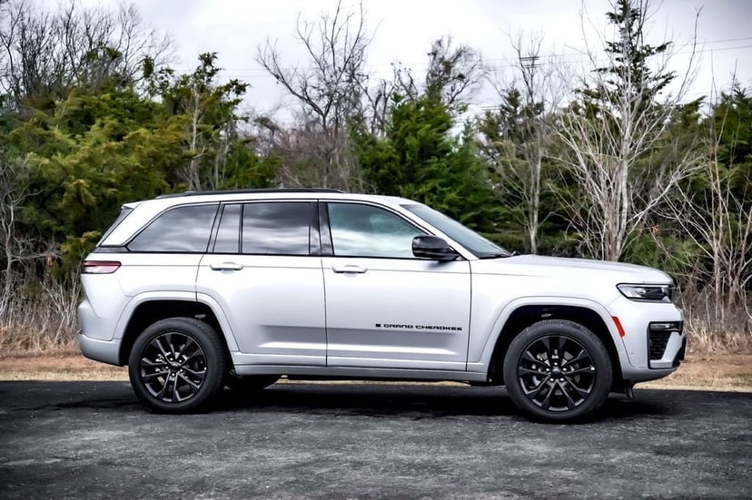 2026 Jeep Grand Cherokee - Image 3