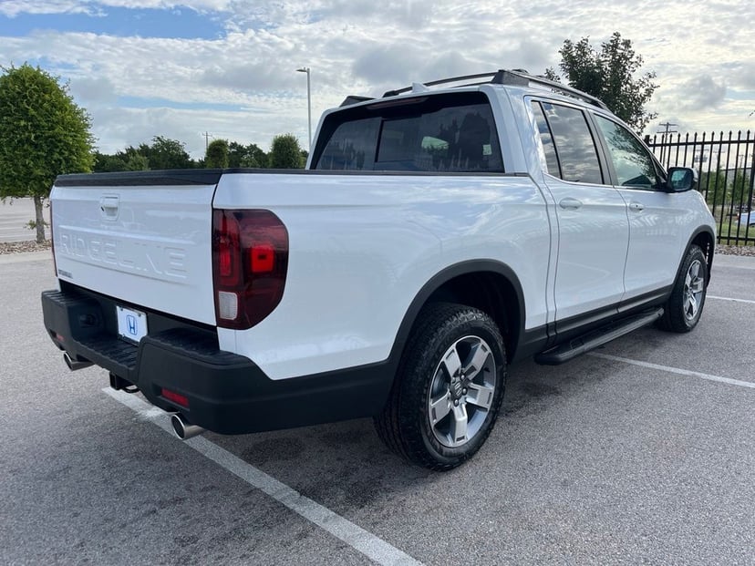 2026 Honda Ridgeline - Image 2