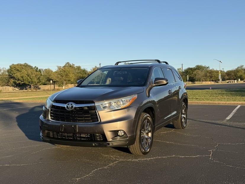 2016 Toyota Highlander - Image 1