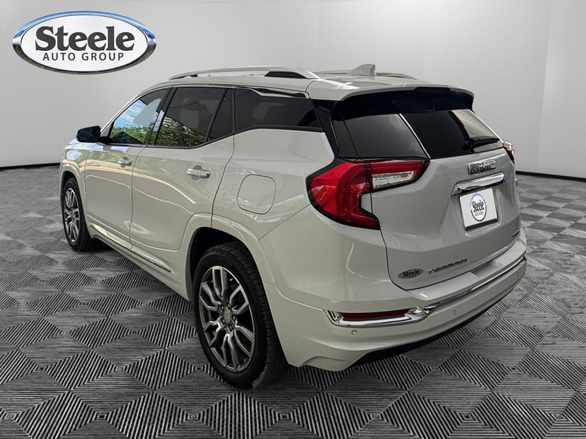 2023 GMC Terrain - Image 2