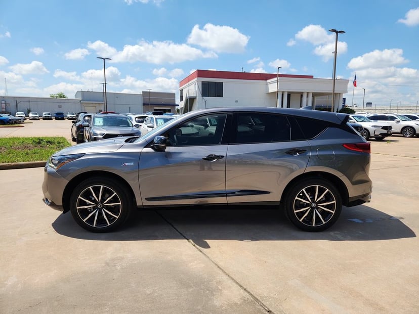 2026 Acura RDX - Image 2