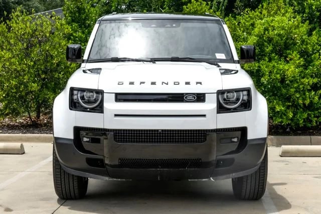 2026 Land Rover Defender - Image 2