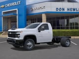 2026 Chevrolet Silverado 3500 HD - Preview 3