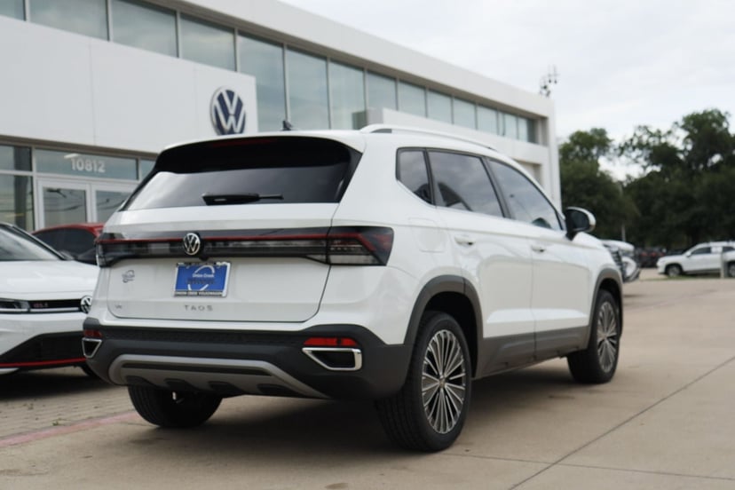 2026 Volkswagen Taos - Image 3