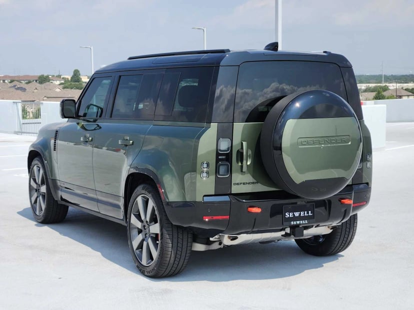 2026 Land Rover Defender - Image 2