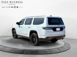2026 Jeep Grand Wagoneer - Preview 14
