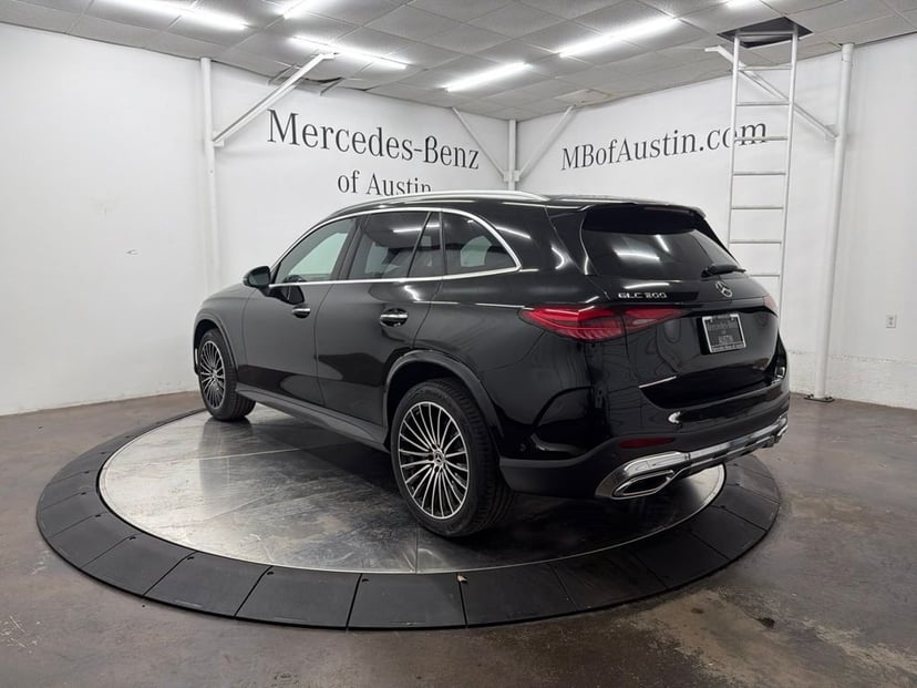 2026 Mercedes-Benz GLC - Image 2
