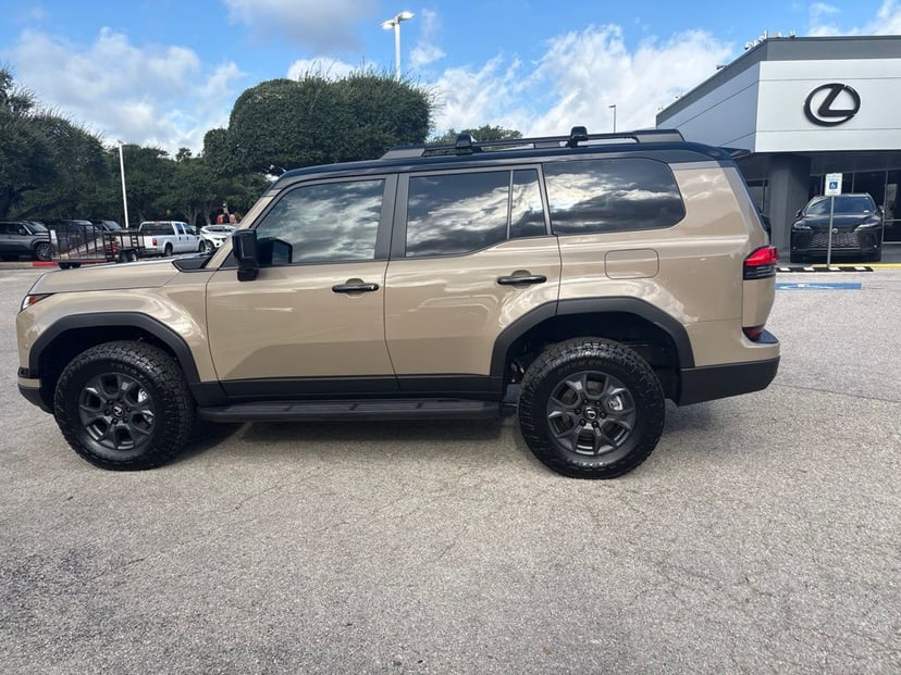 2026 Lexus GX - Image 2