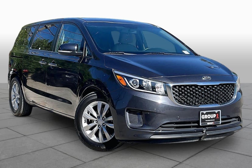 2021 Kia Sedona - Image 1