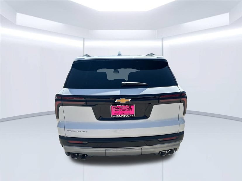 2027 Chevrolet Traverse - Image 2