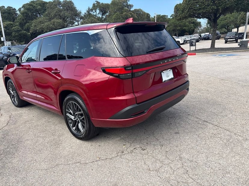 2026 Lexus TX - Image 3