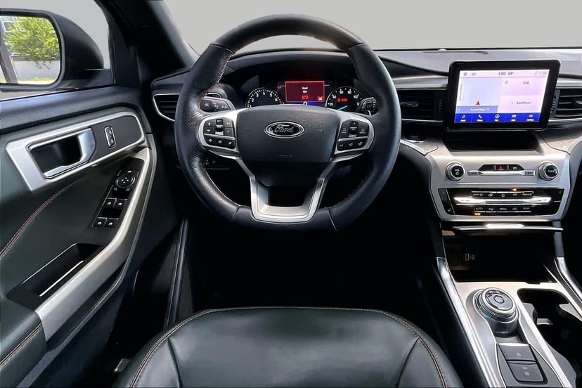 2022 Ford Explorer - Image 3