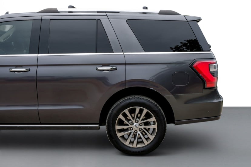 2018 Ford Expedition - Image 2