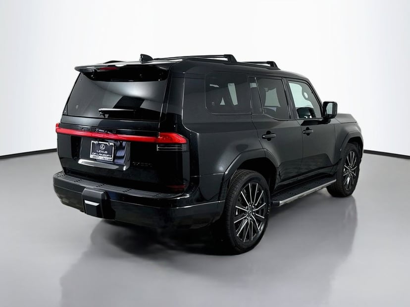 2024 Lexus GX - Image 3