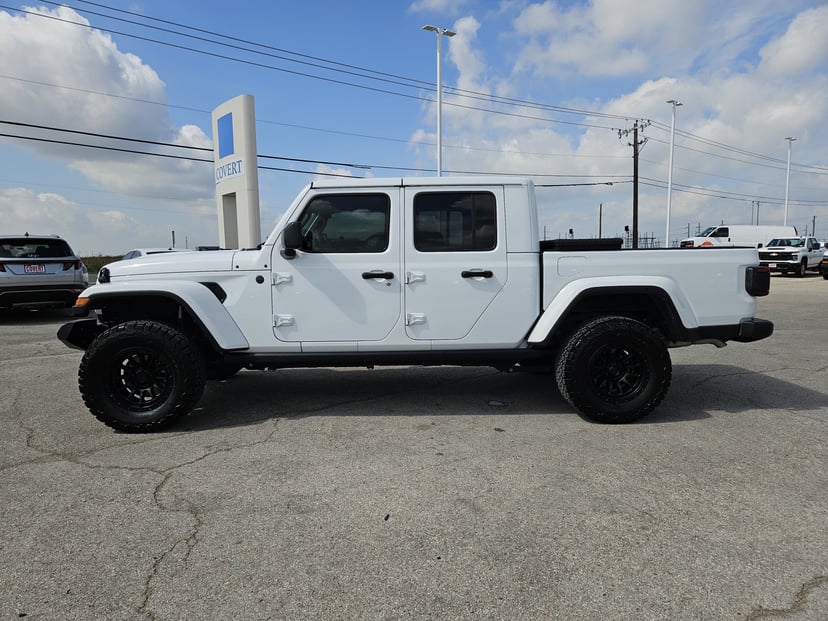 2025 Jeep Gladiator - Image 3