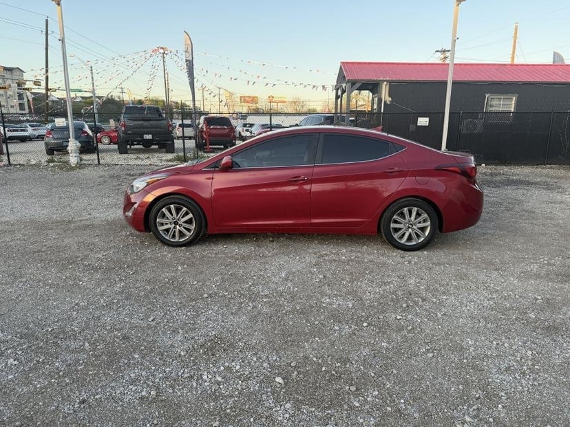 2015 Hyundai Elantra - Image 3