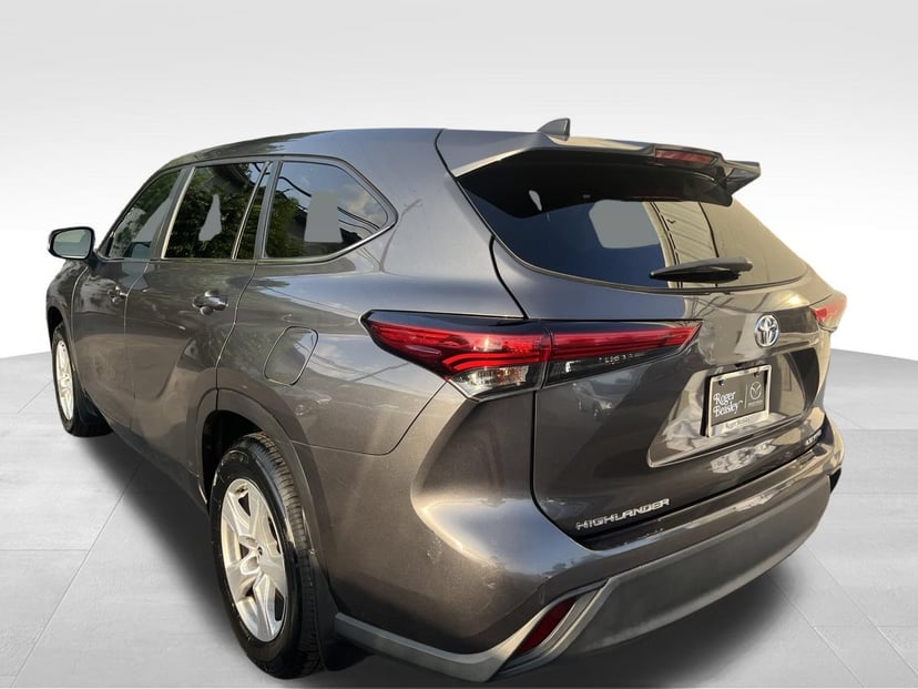 2023 Toyota Highlander - Image 3