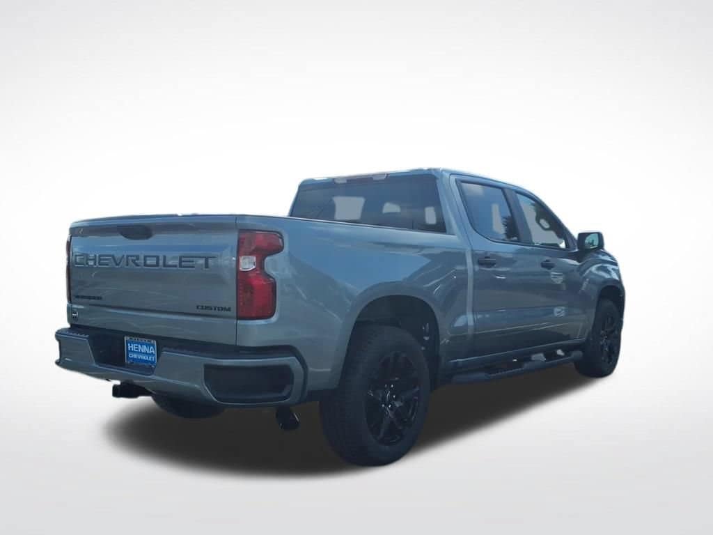 2026 Chevrolet Silverado 1500 - Image 2