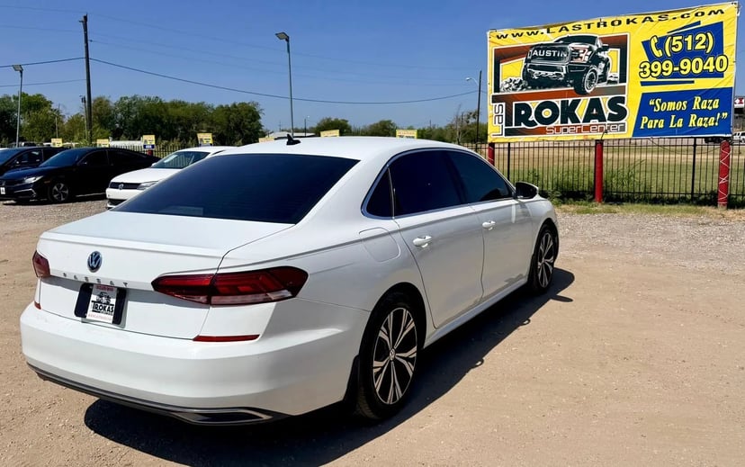 2022 Volkswagen Passat - Image 2