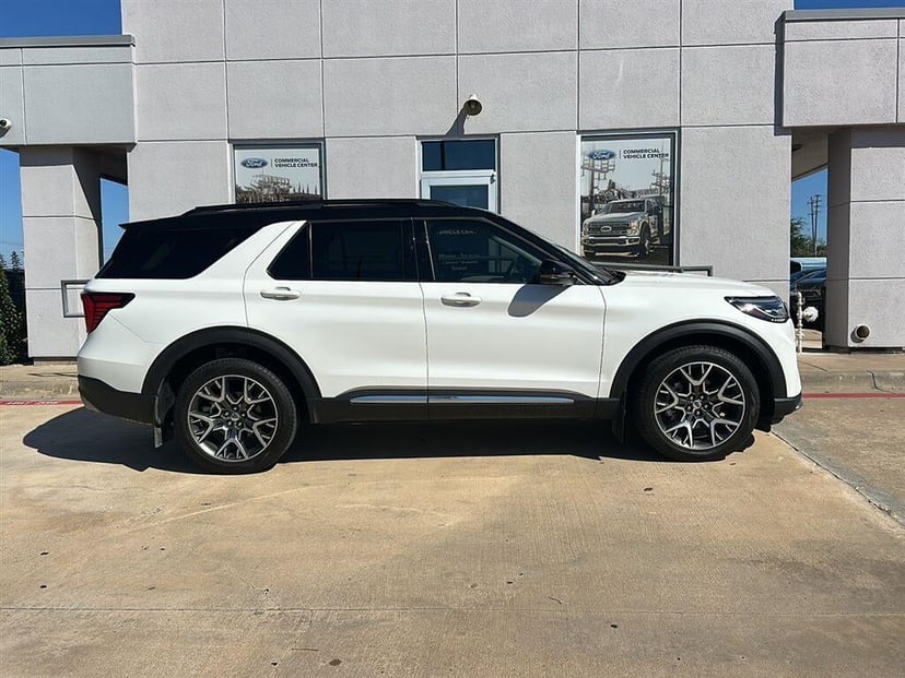 2025 Ford Explorer - Image 1