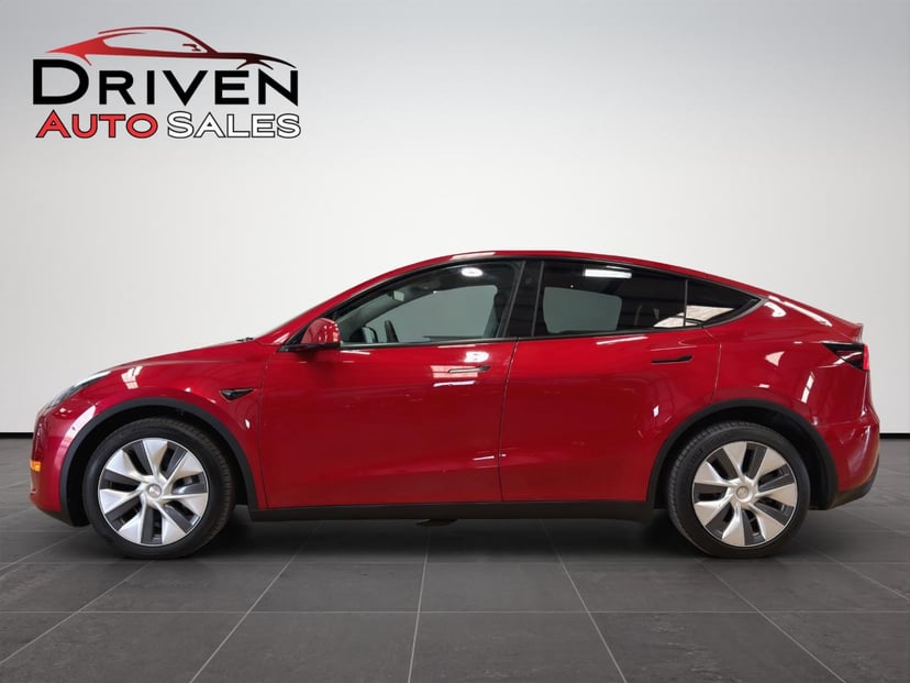 2023 Tesla Model Y - Image 2
