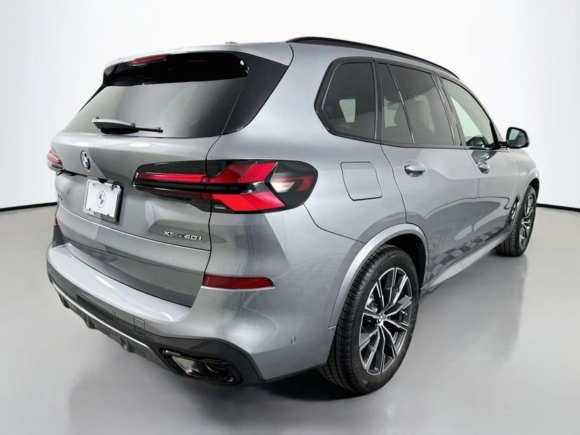 2026 BMW X5 - Image 3