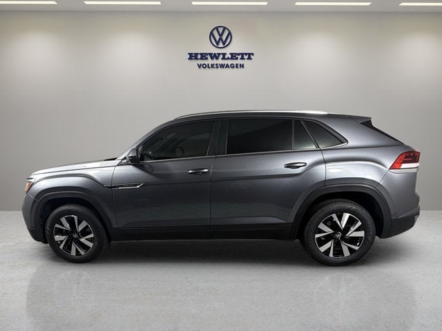 2023 Volkswagen Atlas Cross Sport - Image 2